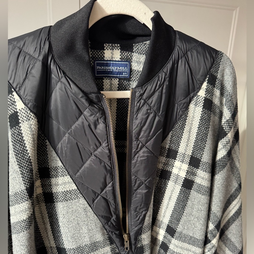 New with tag. Faribault mill wool poncho/cape.